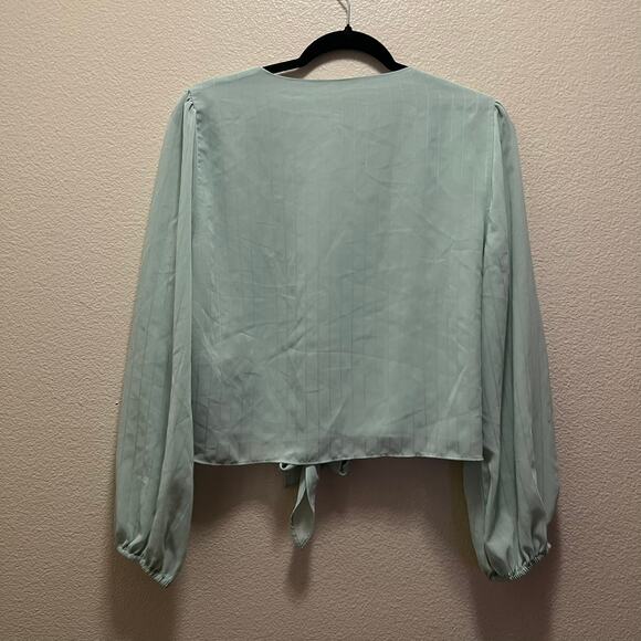 WAYF Where Are You From Puff Sleeve Blouse Mint Green Button Front Lace V-Neck M - Picture 3 of 8